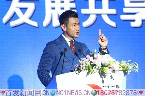 著名时尚产业经济研究学者、华尚资本创始人、总裁李凯洛主旨演讲。.jpg