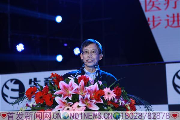 6..胡汝银作主题演讲.JPG 6..胡汝银作主题演讲.JPG