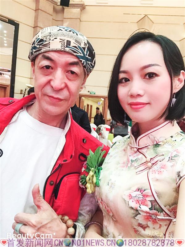 陈伟燕董事长与知名导演留影.JPG